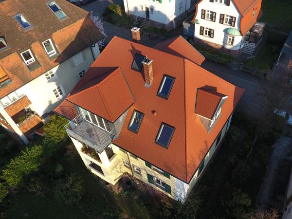 2017 Brandschaden Ettlingen, Zimmer- und Dachdeckerarbeiten