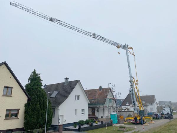 Baustelle einrichten / Kranaufbau